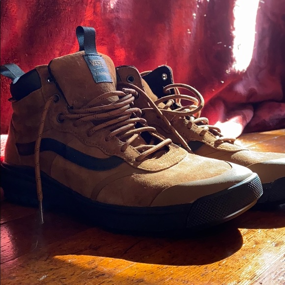 vans ultrarange hi dl mte dachshund